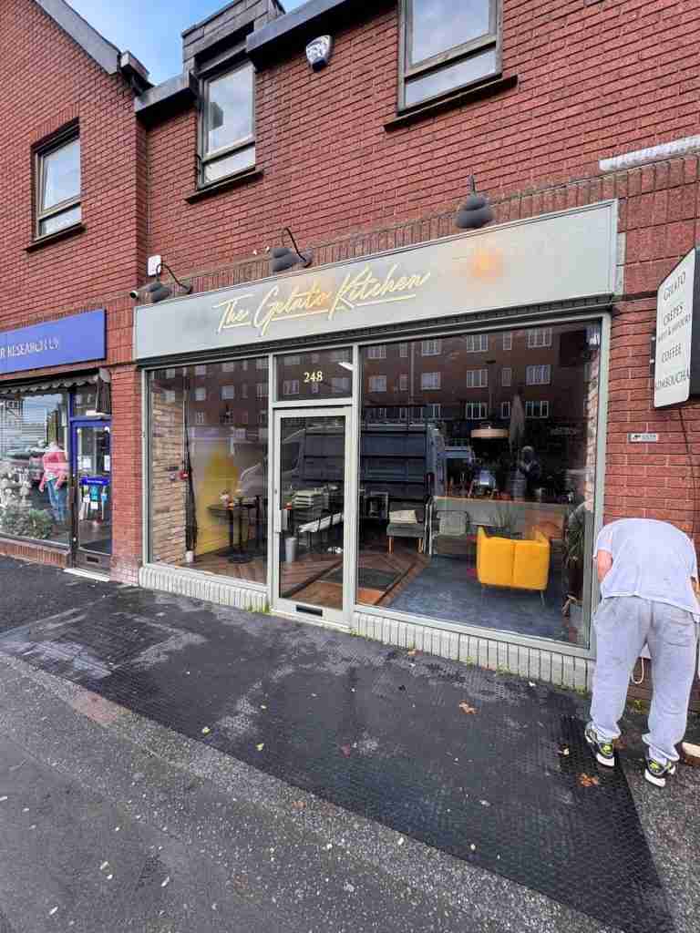 Commercial Glazier
